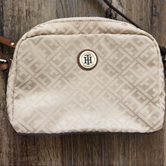 Tommy Hilfiger Crossbody - Picture 2 of 5